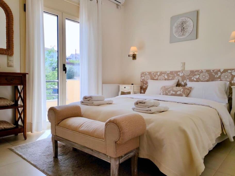 Sea Breeze - Home With A View Bouzaíika Екстериор снимка