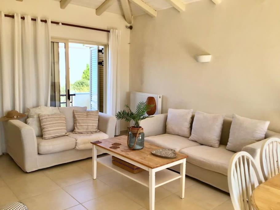 Sea Breeze - Home With A View Bouzaíika Екстериор снимка