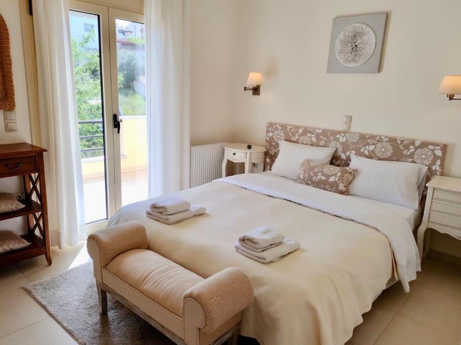 Sea Breeze - Home With A View Bouzaíika Екстериор снимка