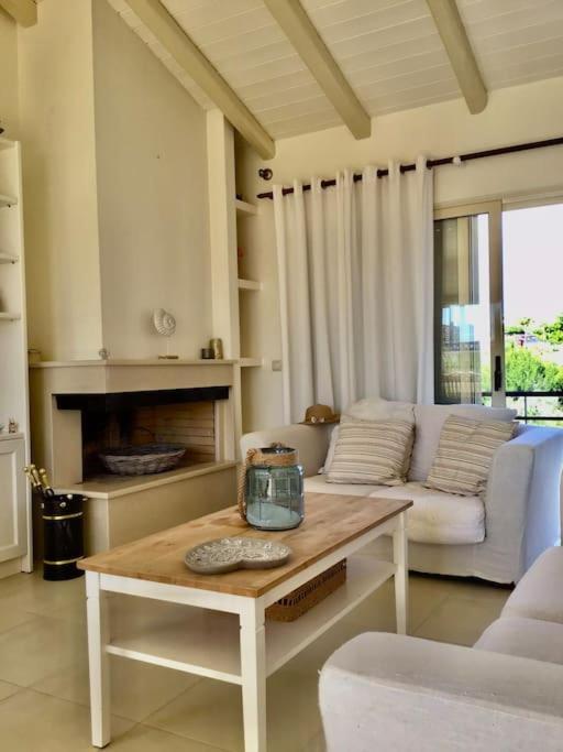 Sea Breeze - Home With A View Bouzaíika Екстериор снимка